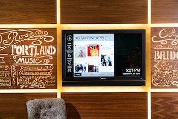 staypineapple hotel rose downtown portland