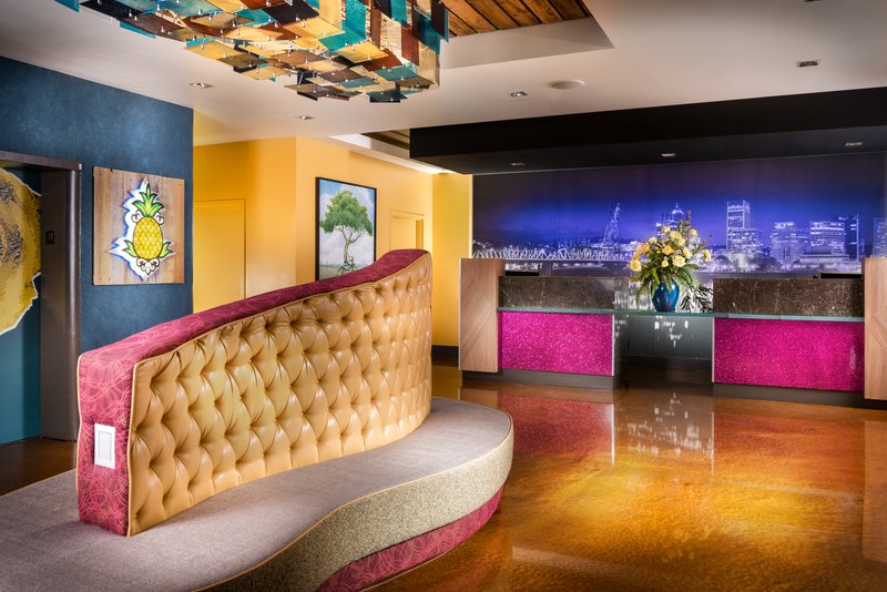 staypineapple hotel rose downtown portland