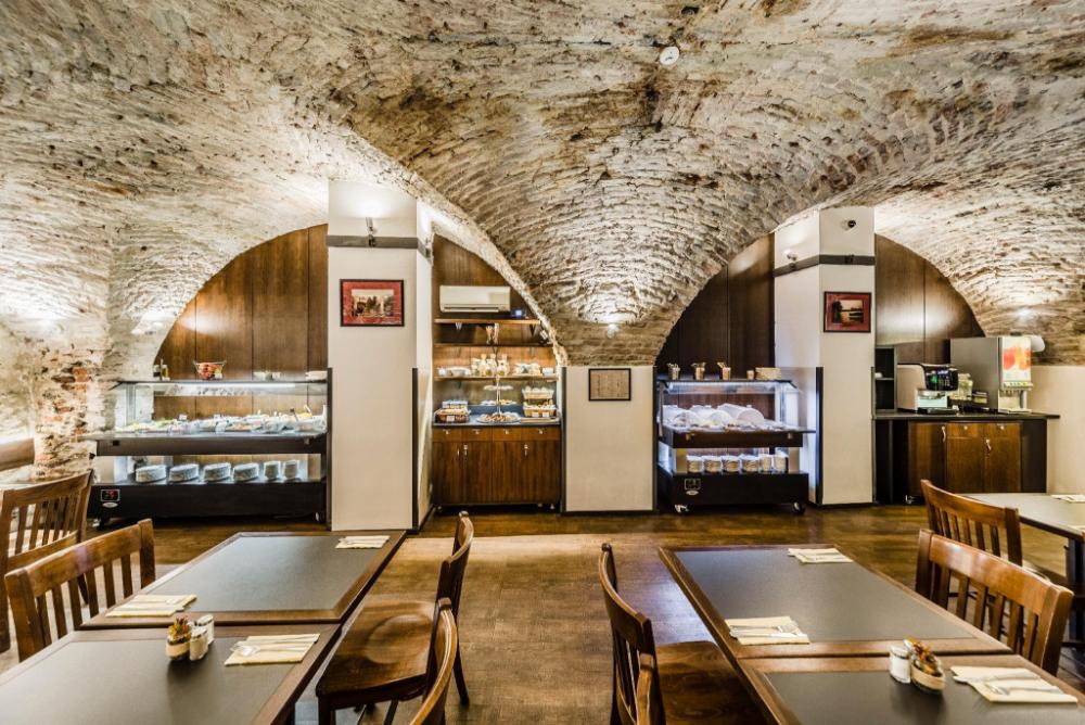 archibald at the charles bridge