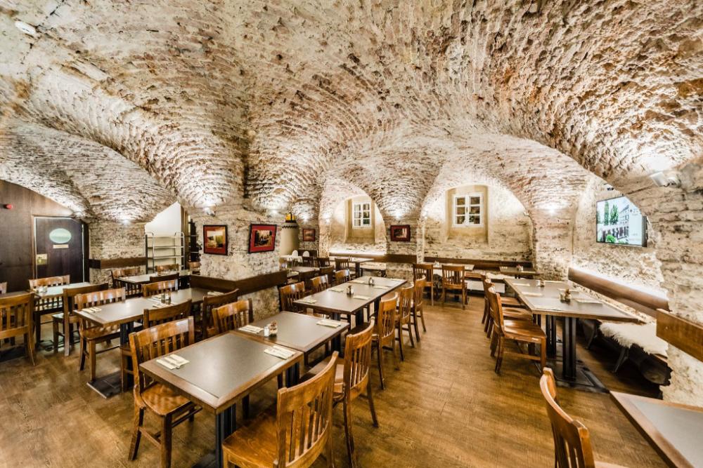 archibald at the charles bridge