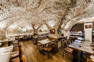 archibald at the charles bridge