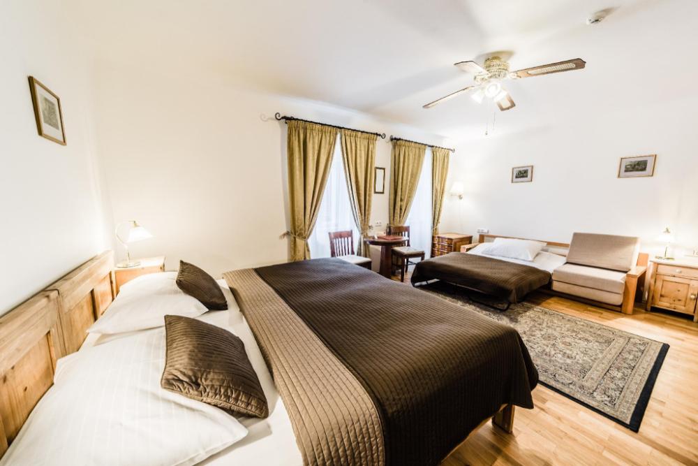 archibald at the charles bridge