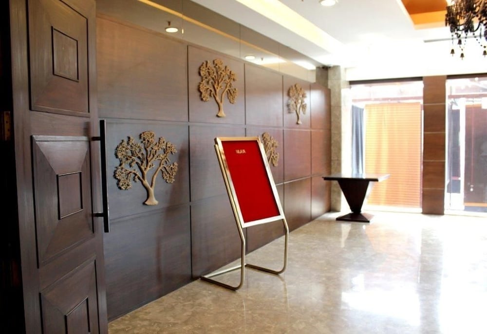 goldenpalms hotel and spa delhi