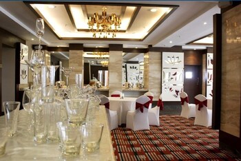 goldenpalms hotel and spa delhi