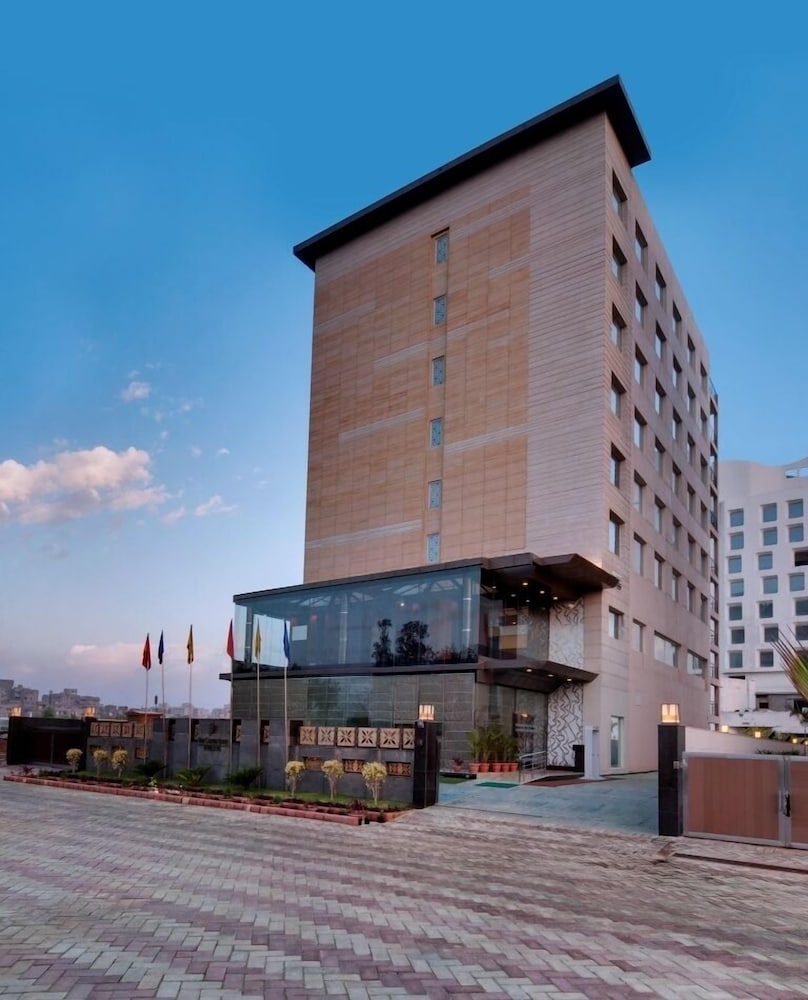 goldenpalms hotel and spa delhi