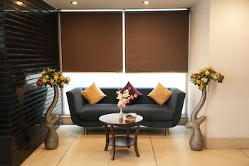 clarks collection bhavnagar