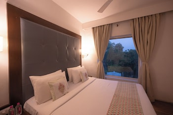 clarks collection bhavnagar