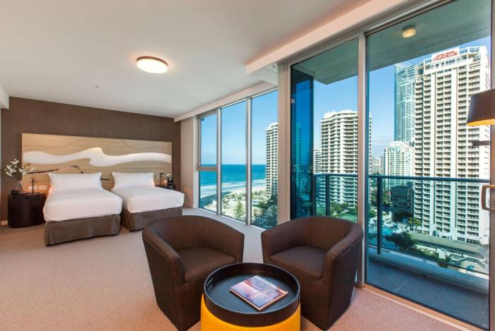 hilton surfers paradise hotel and residences
