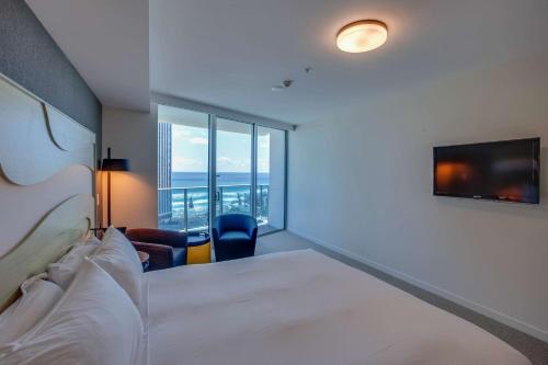 hilton surfers paradise hotel and residences