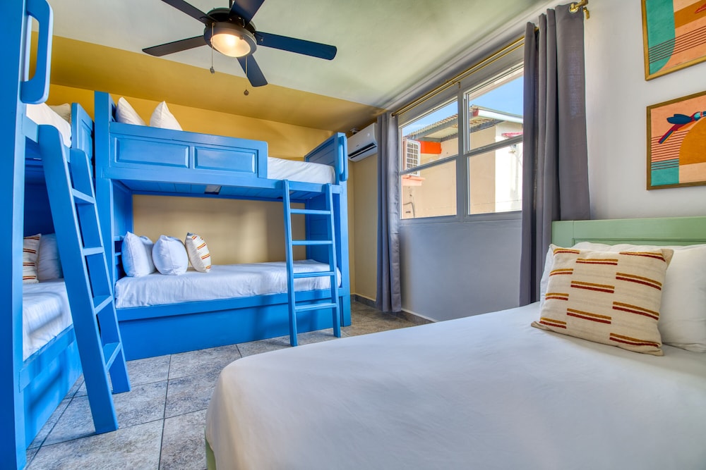 bocas paradise hotel and restaurant