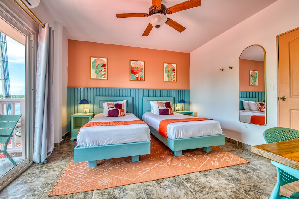 bocas paradise hotel and restaurant