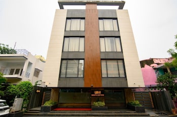 urvi banquets and guest house