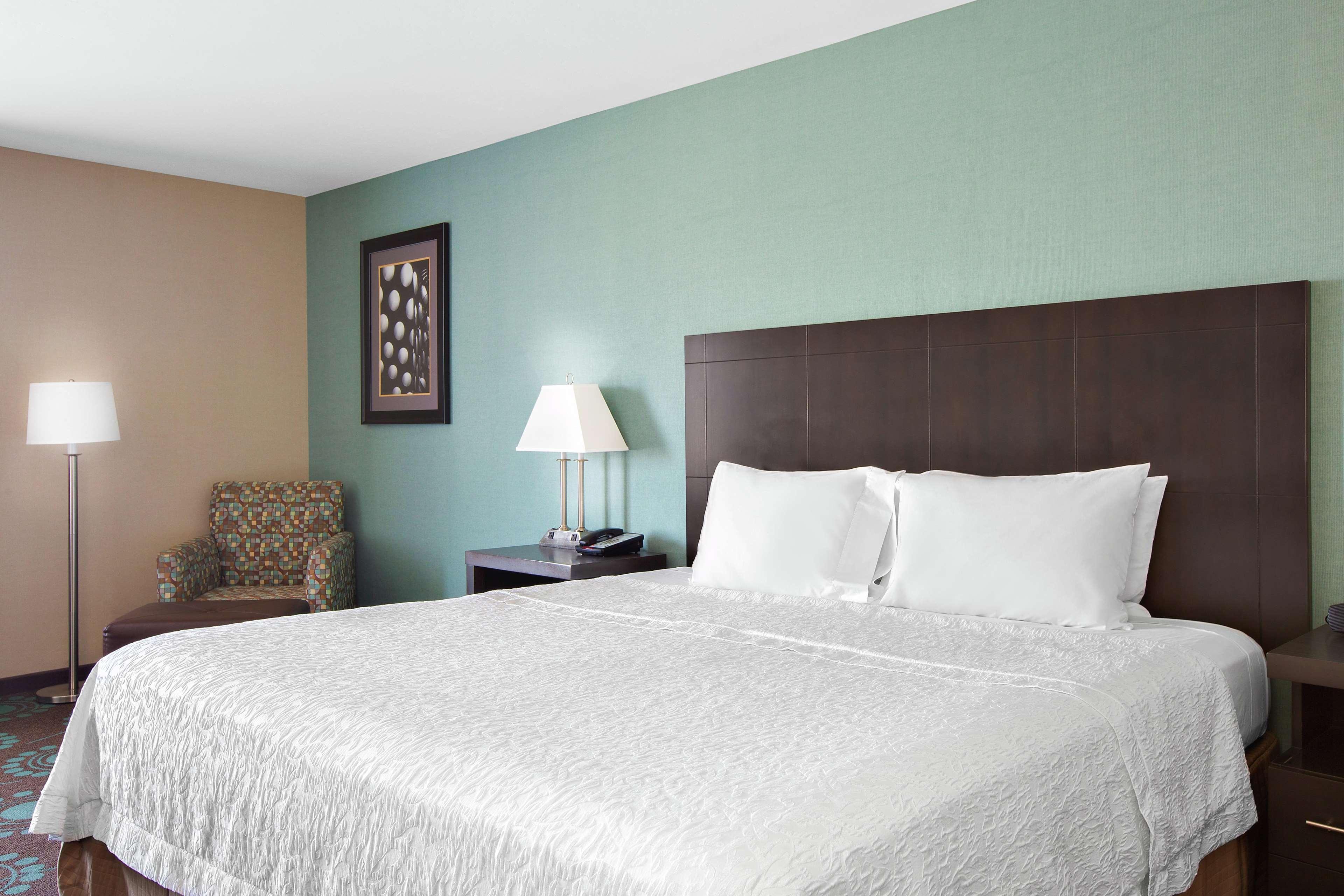 spark by hilton bakersfield central