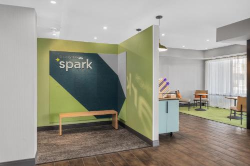 spark by hilton bakersfield central