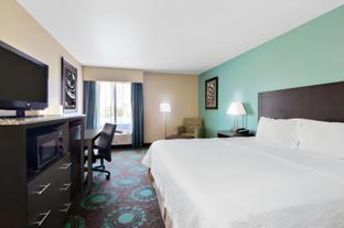 spark by hilton bakersfield central