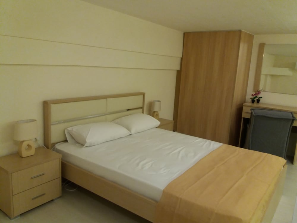 lefkada center apartments