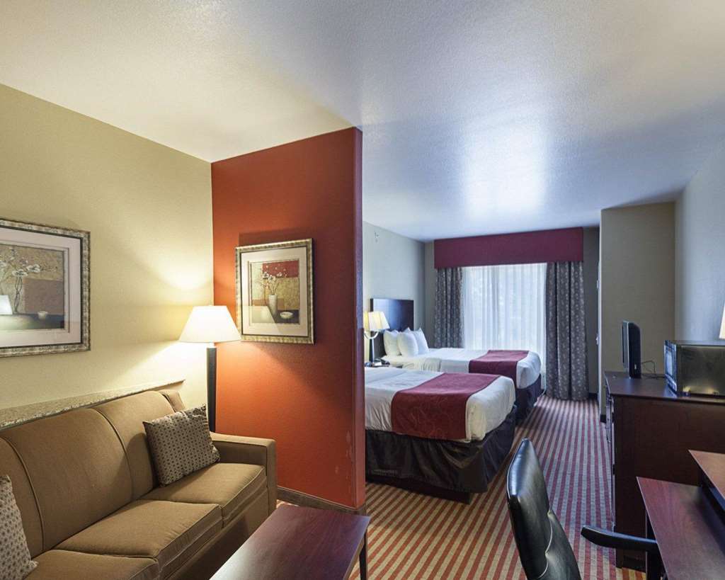 comfort suites medical center near six flags