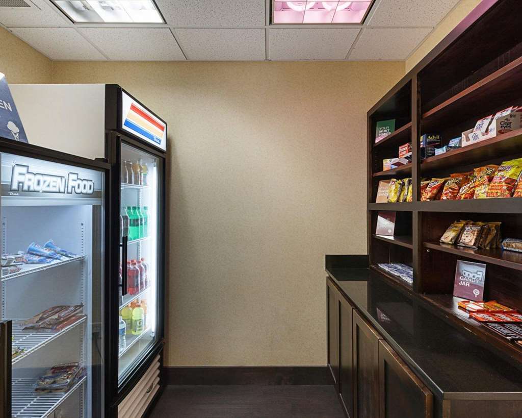 comfort suites medical center near six flags