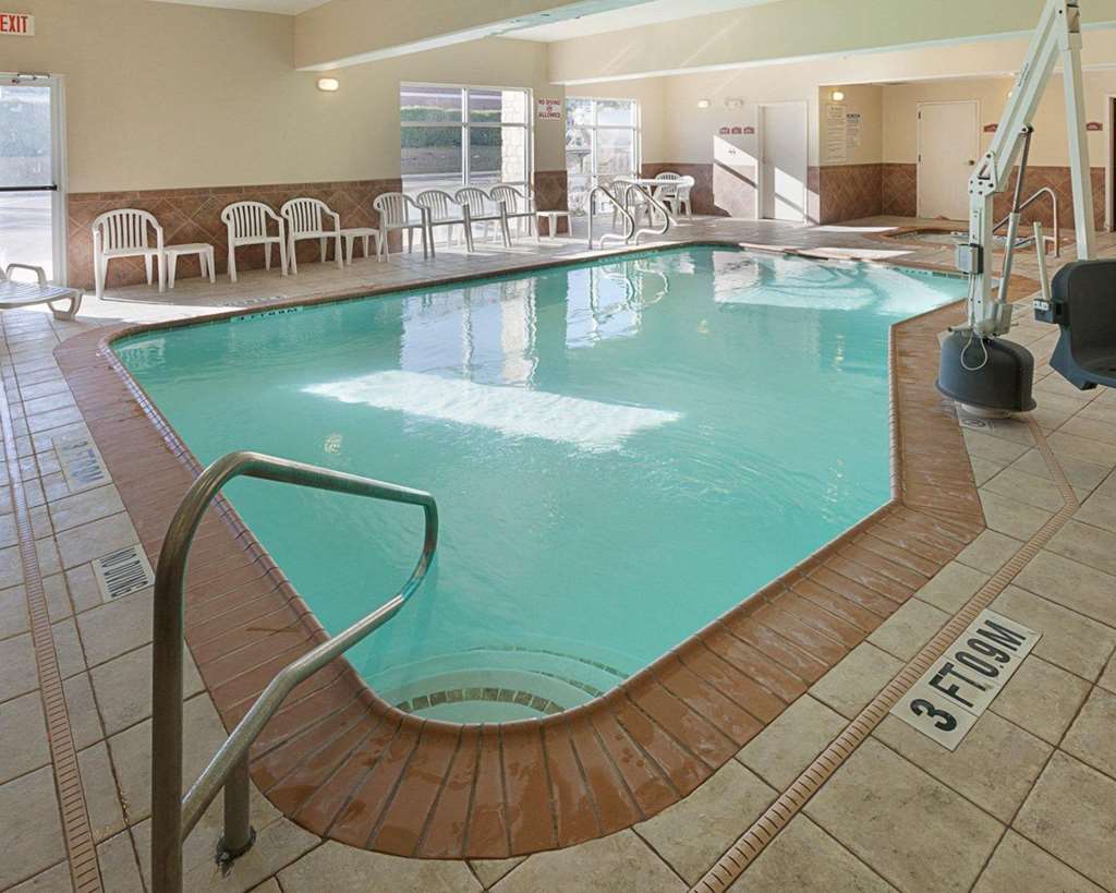 comfort suites medical center near six flags