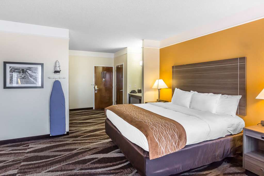 comfort inn near frost bank center