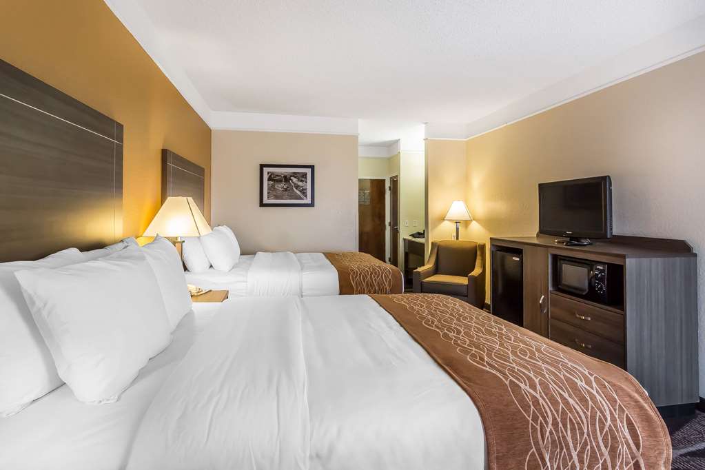 comfort inn near frost bank center