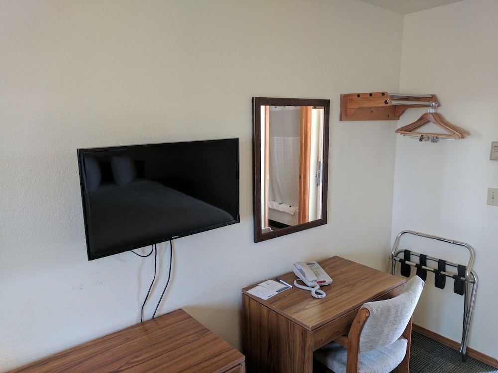 travelodge by wyndham three forks