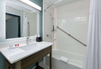 baymont by wyndham east ridge