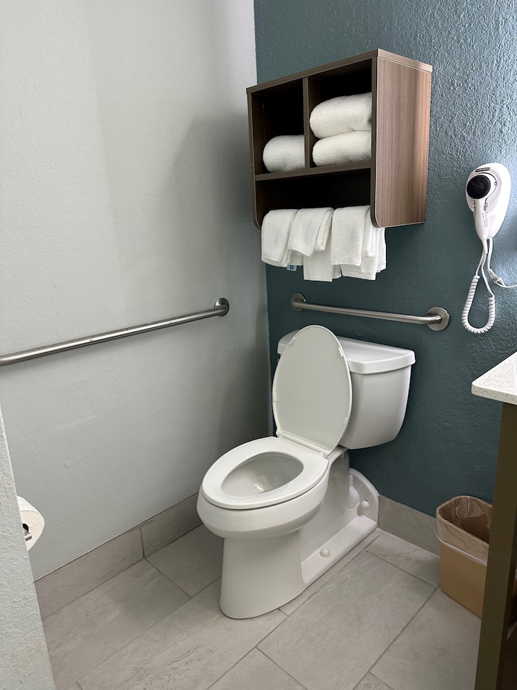 baymont by wyndham east ridge