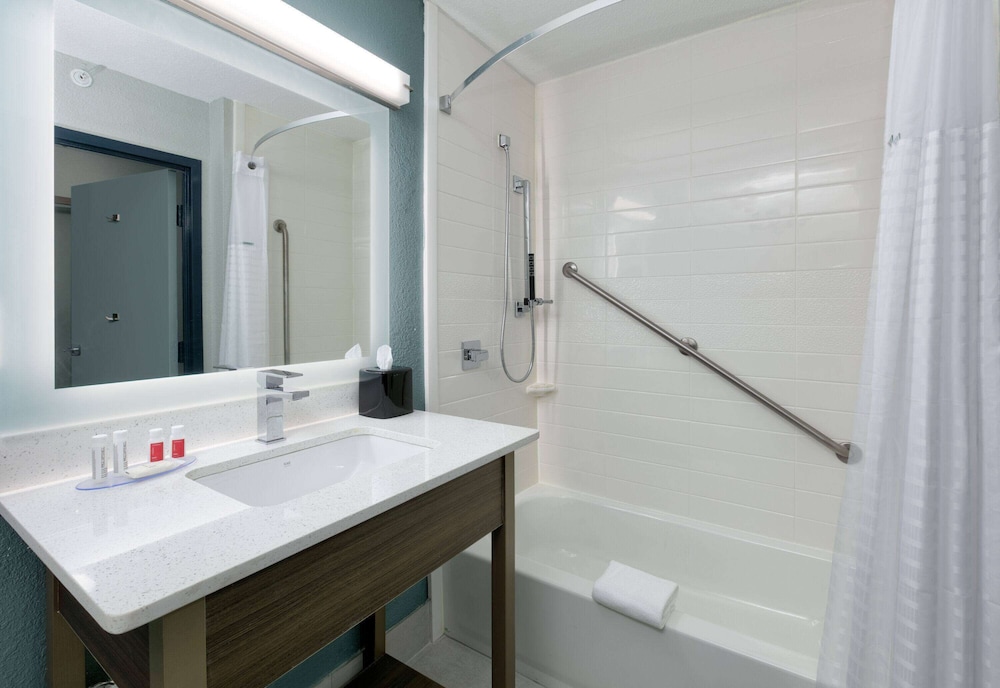 baymont by wyndham east ridge