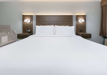 baymont by wyndham east ridge