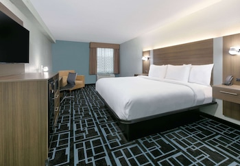 baymont by wyndham east ridge