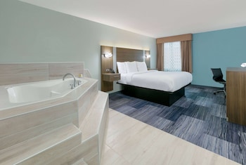 baymont by wyndham east ridge