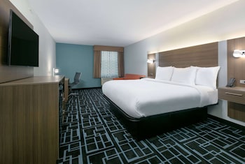 baymont by wyndham east ridge