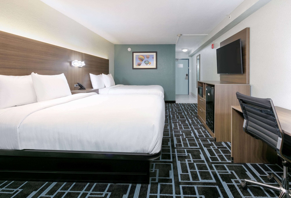 baymont by wyndham east ridge