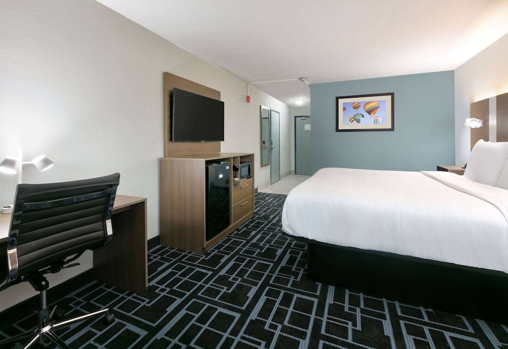 baymont by wyndham east ridge