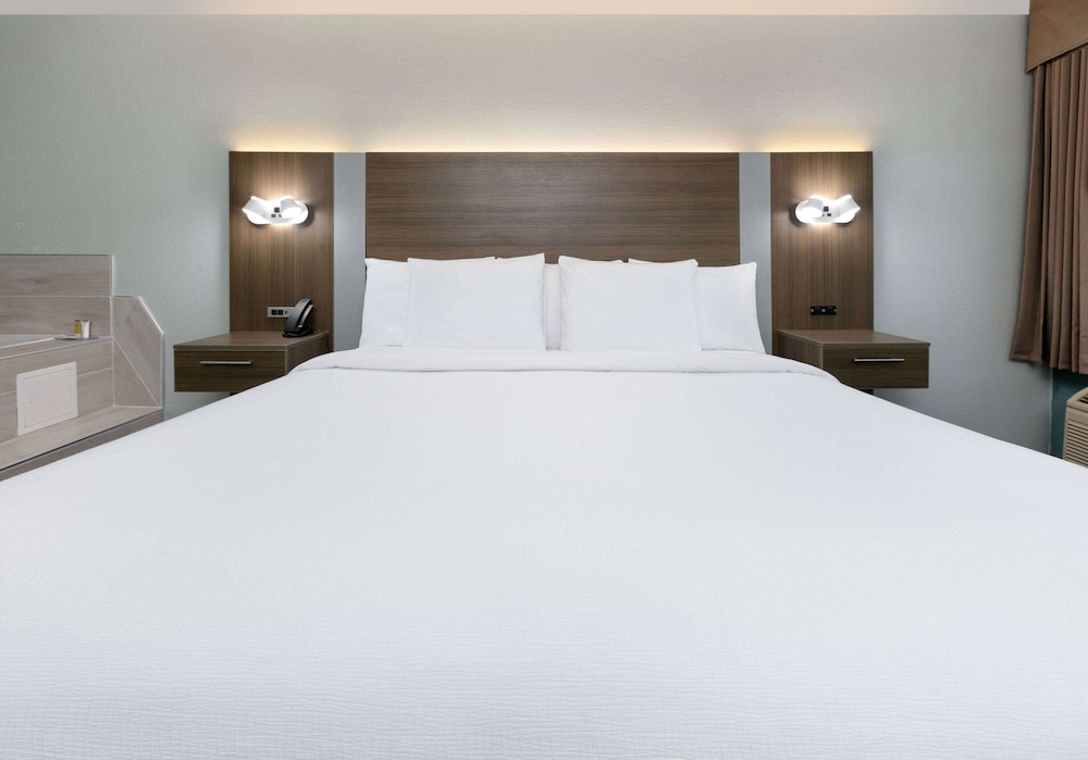 baymont by wyndham east ridge