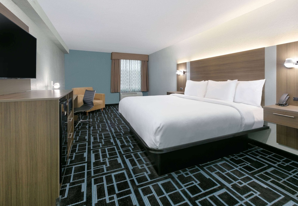 baymont by wyndham east ridge