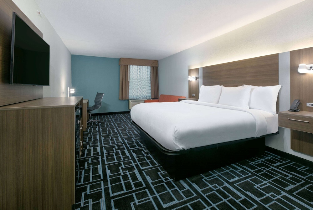 baymont by wyndham east ridge