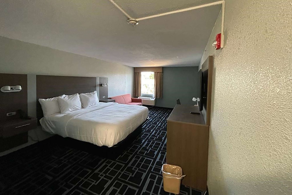 baymont by wyndham east ridge