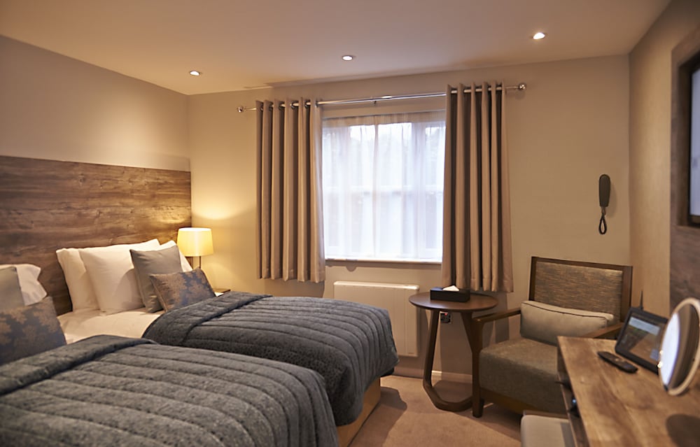 the waterfront hotel spa and golf