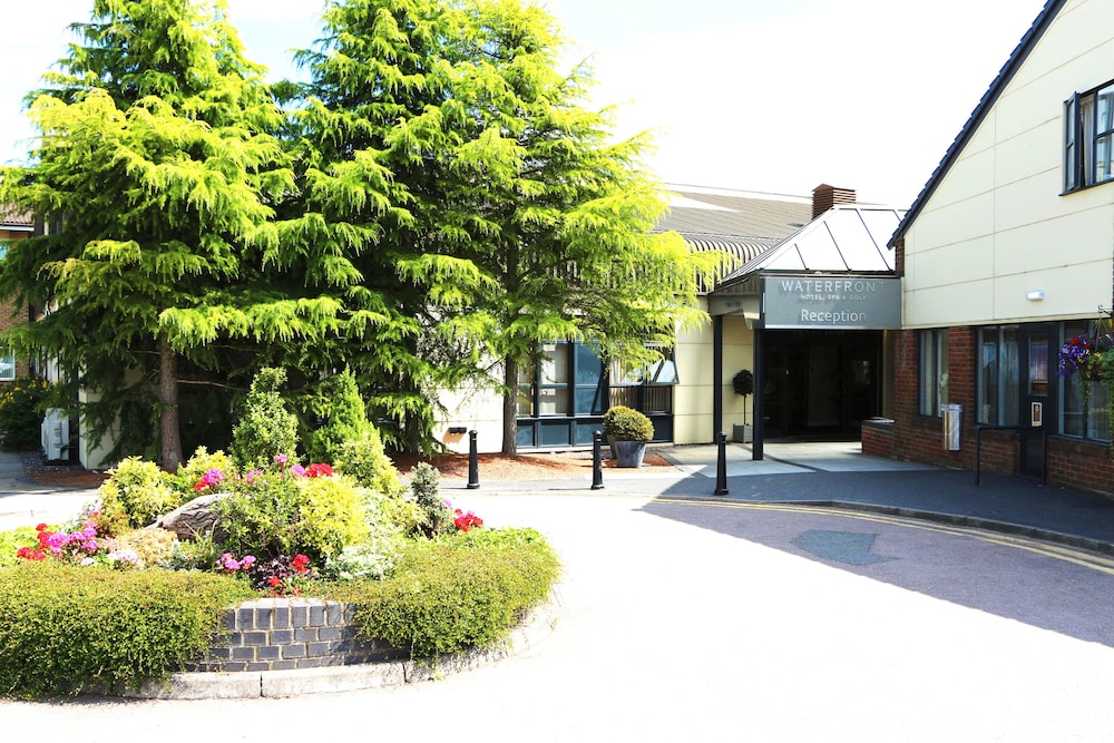 the waterfront hotel spa and golf