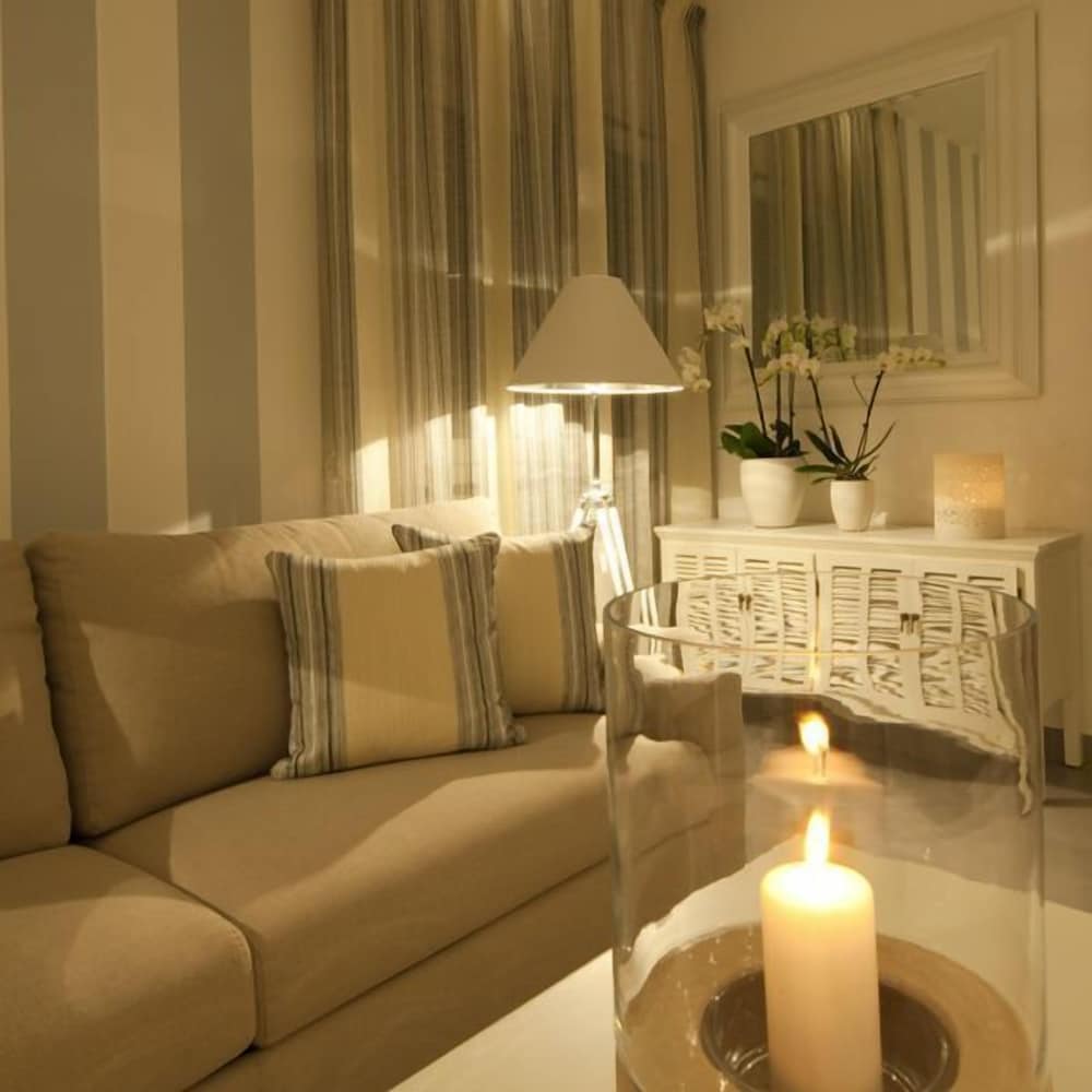cubo apartments
