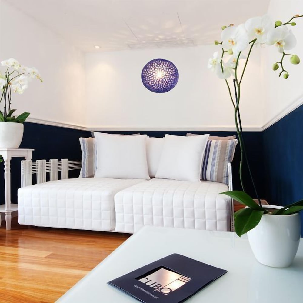 cubo apartments