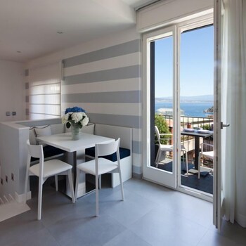 cubo apartments