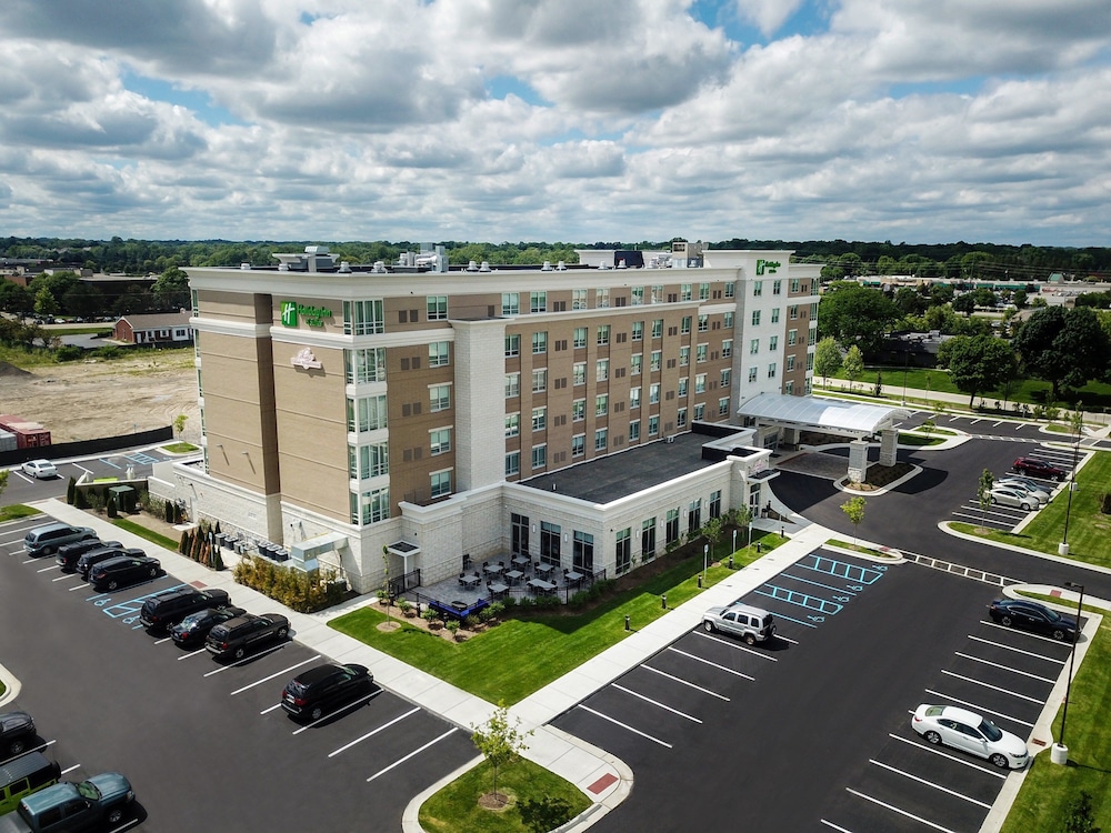 holiday inn hotel and suites farmington hills detroit nw