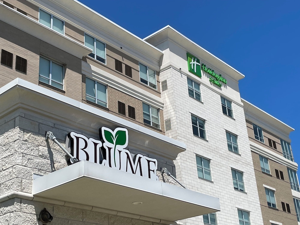 holiday inn hotel and suites farmington hills detroit nw