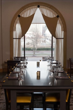 the royal sonesta harbor court baltimore