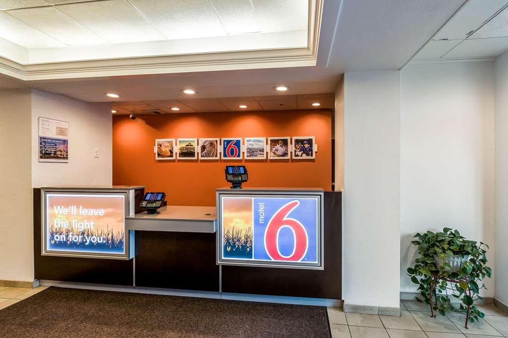 motel 6 west des moines ia