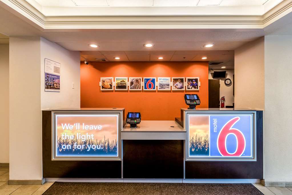 motel 6 west des moines ia