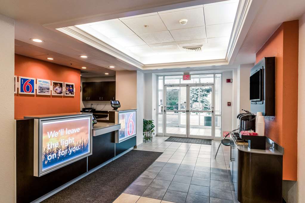 motel 6 west des moines ia